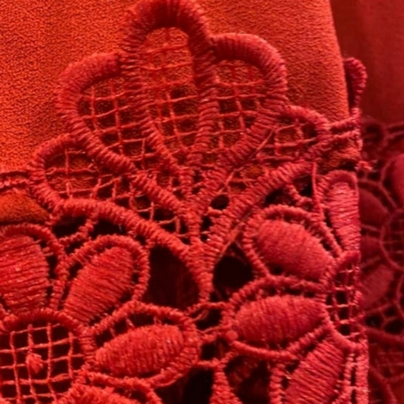 Nicholas Lace-Trim Crepe Short-Sleeve Dress - Picture 6 of 14